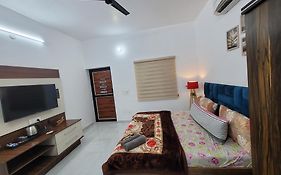Dhairya'S Villa Home Away From Home